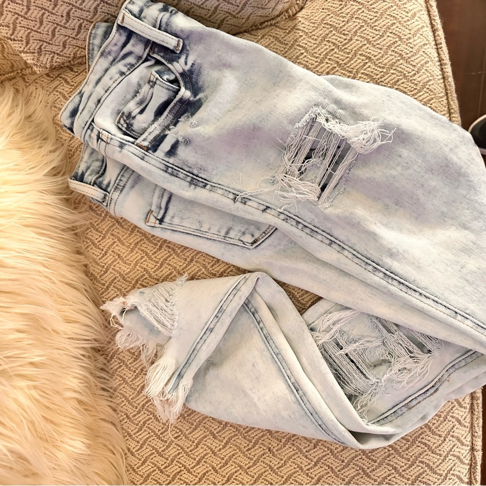Kancan distressed ankle high waisted jeans a like new